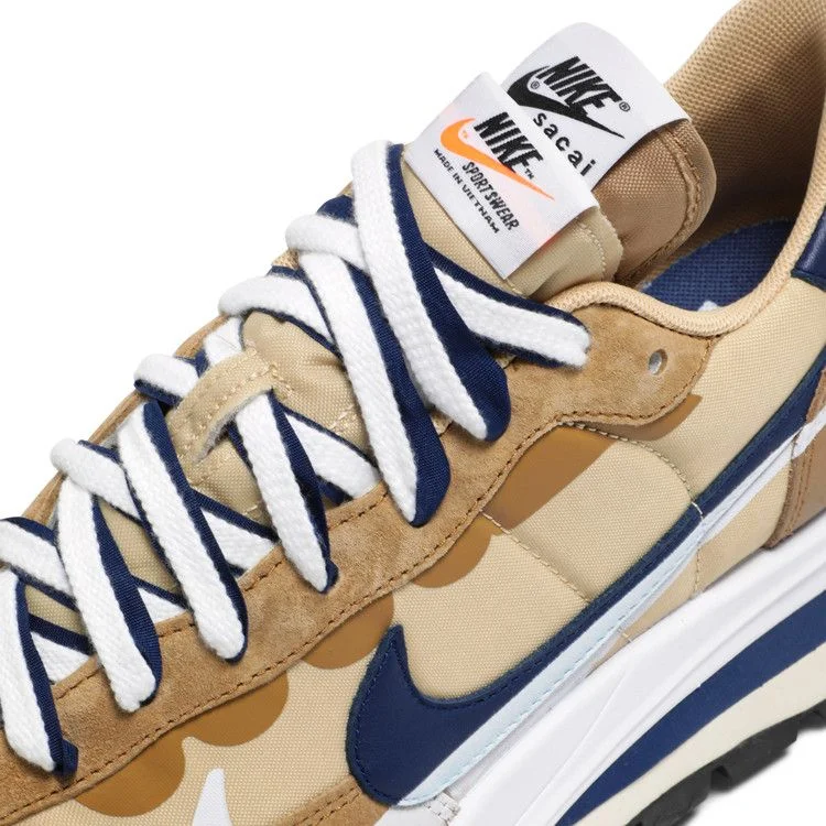 Krossovki-sacai-x-Nike-VaporWaffle-Sesame-Blue-Void-8