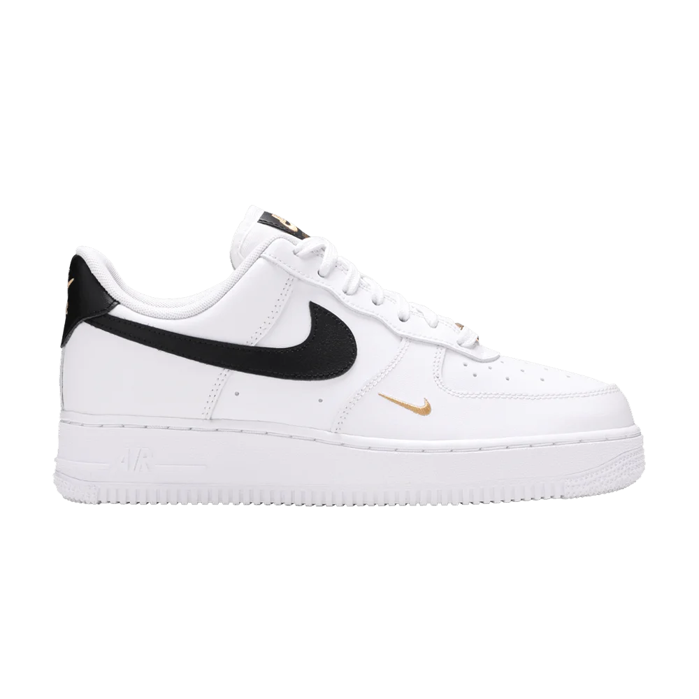 Krossovki-Nike-Wmns-Air-Force-1-07-Essential-White-Black