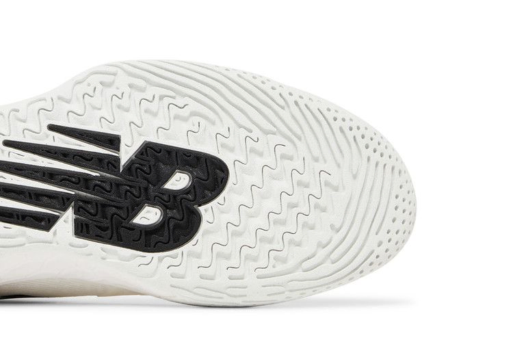 Кроссовки New Balance Fresh Foam X LAV v2 'White Black'
