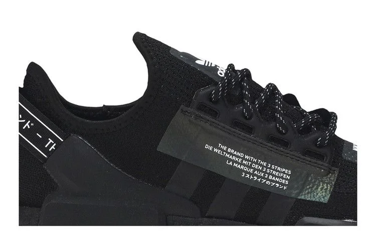 Krossovki-Adidas-NMD_R1-V2-Triple-Black-1