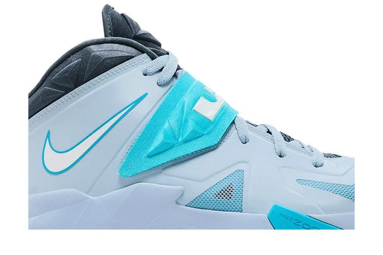 Krossovki-Nike-Zoom-Soldier-7-1