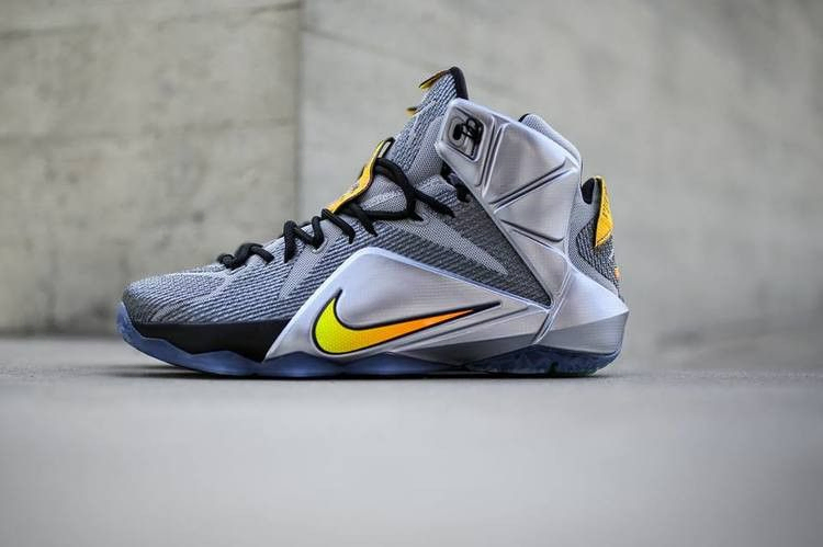 Кроссовки Nike LeBron 12 'Flight'
