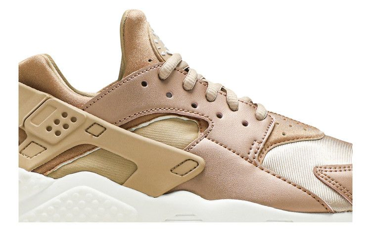 wmns-huarache-run-859429-900_01