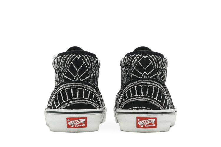 supreme-x-chukka-boot-spiral-vn-0scvefu_05