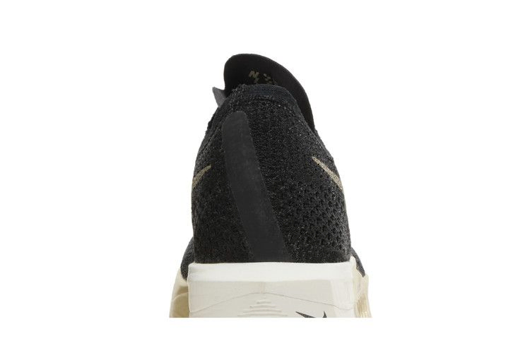 Кроссовки Nike Wmns ZoomX VaporFly Next% 3 'Black Metallic Gold Grain'