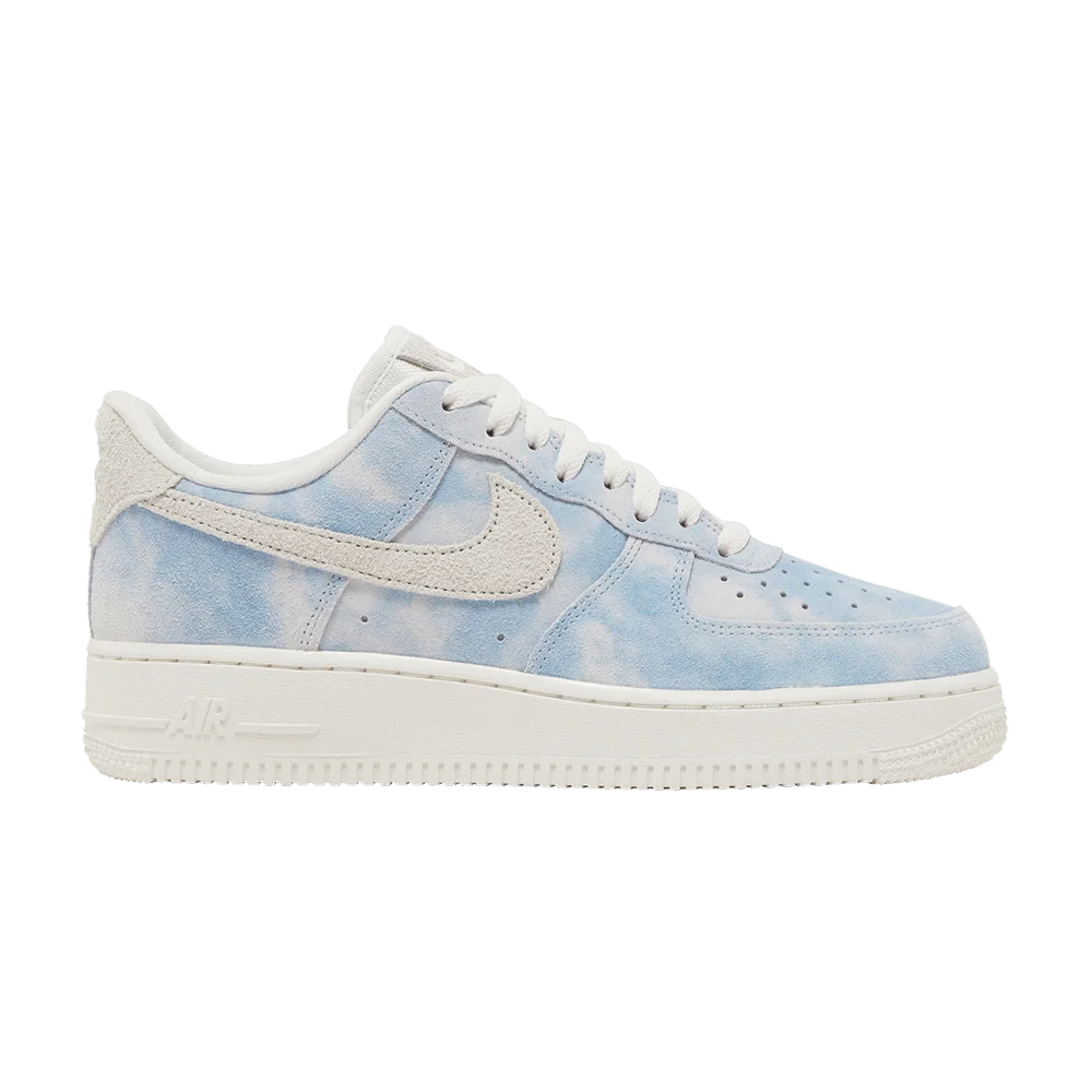 Krossovki-Nike-Wmns-Air-Force-1-07-SE-Clouds