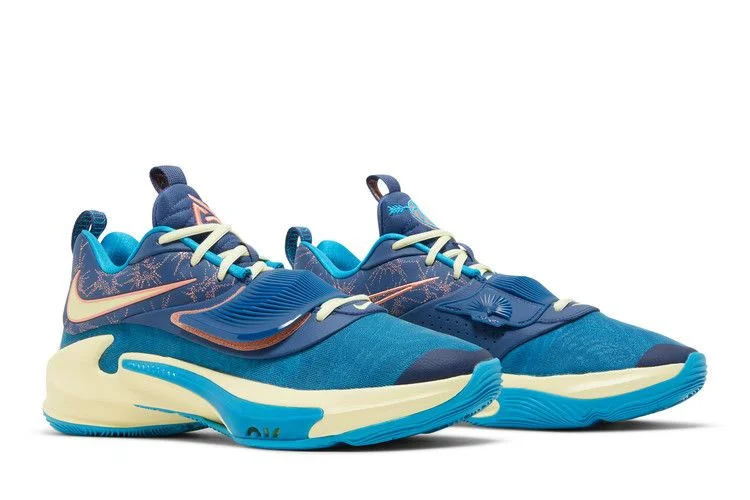 Krossovki-Nike-Zoom-Freak-3-NRG-Valentines-Day-7