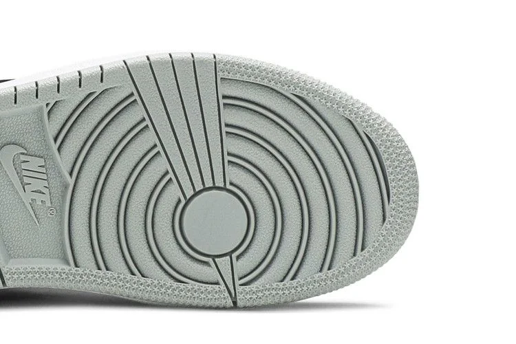 Krossovki-Air-Jordan-1-Mid-PS-Light-Smoke-Grey-4