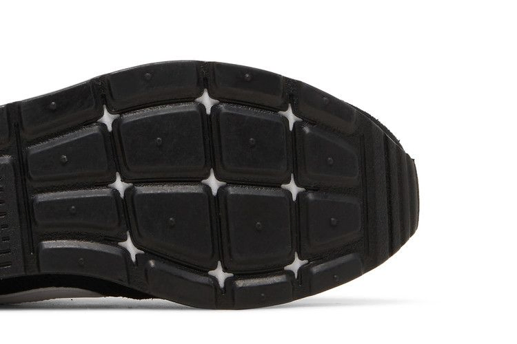 wmns-venture-runner-black-white-ck2948-001_04