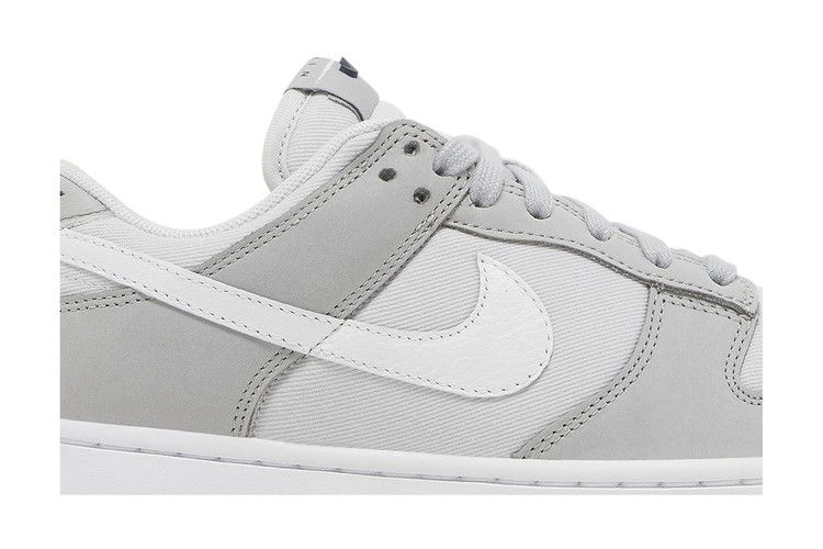 Кроссовки Nike Wmns Dunk Low LX 'Light Smoke Grey'