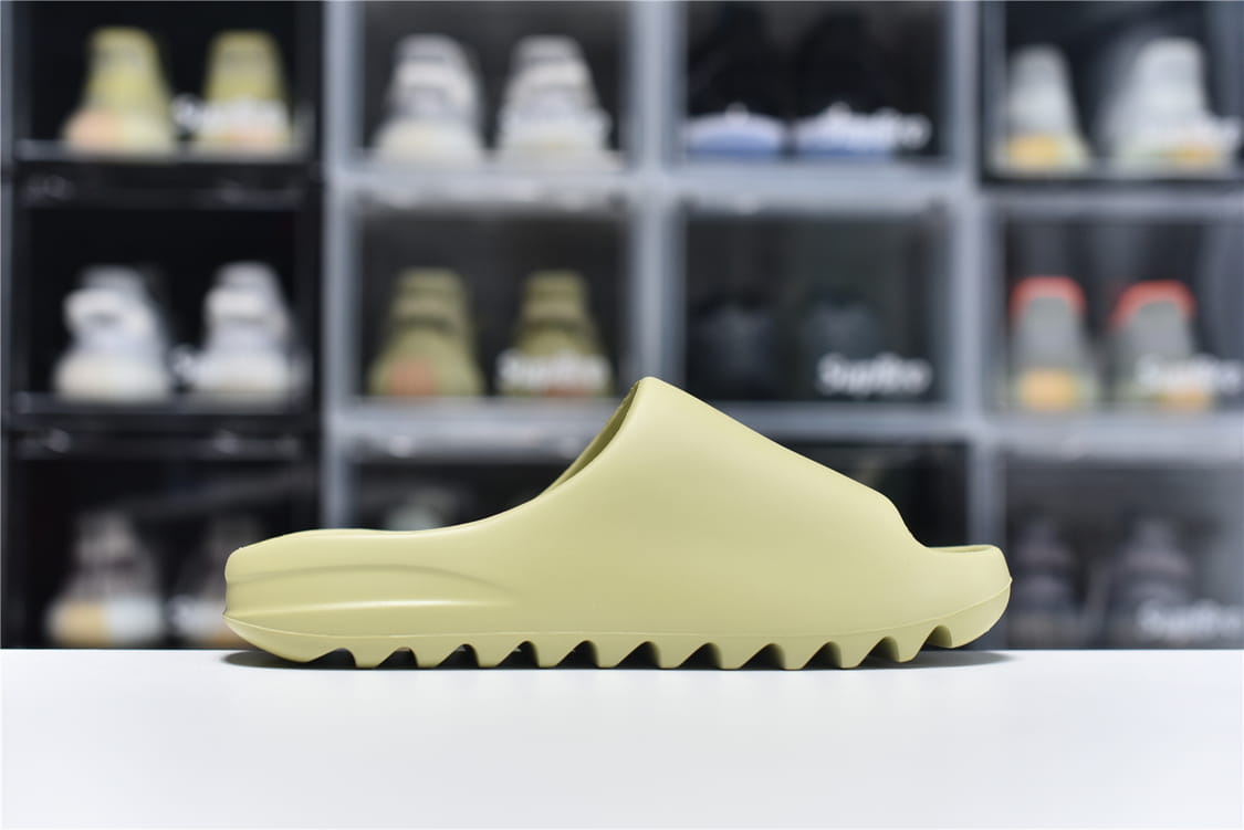 adidas-Yeezy-Slide-Resin-2