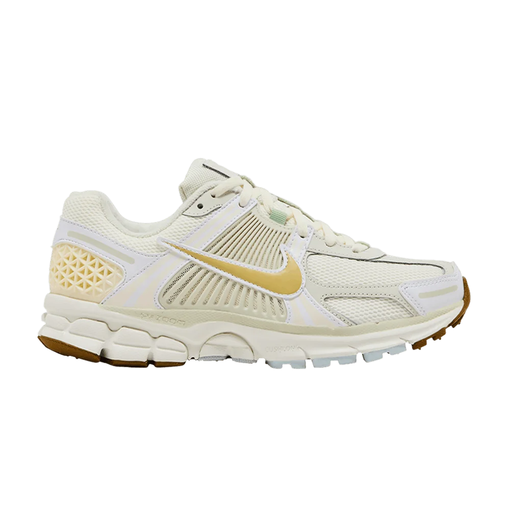 Krossovki-Nike-Wmns-Air-Zoom-Vomero-5-Sail-Buff-Gold