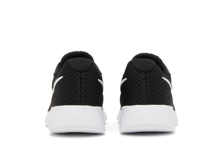 wmns-tanjun-black-white-dj6257-004_05