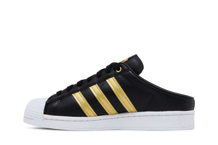 wmns-superstar-mule-black-gold-metallic-fz2268_02