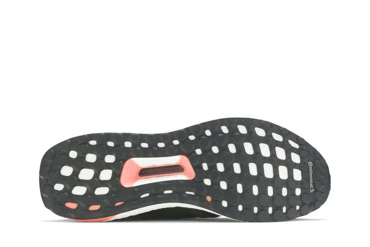 Krossovki-Manchester-United-x-adidas-UltraBoost-DNA-Football-Pack-3