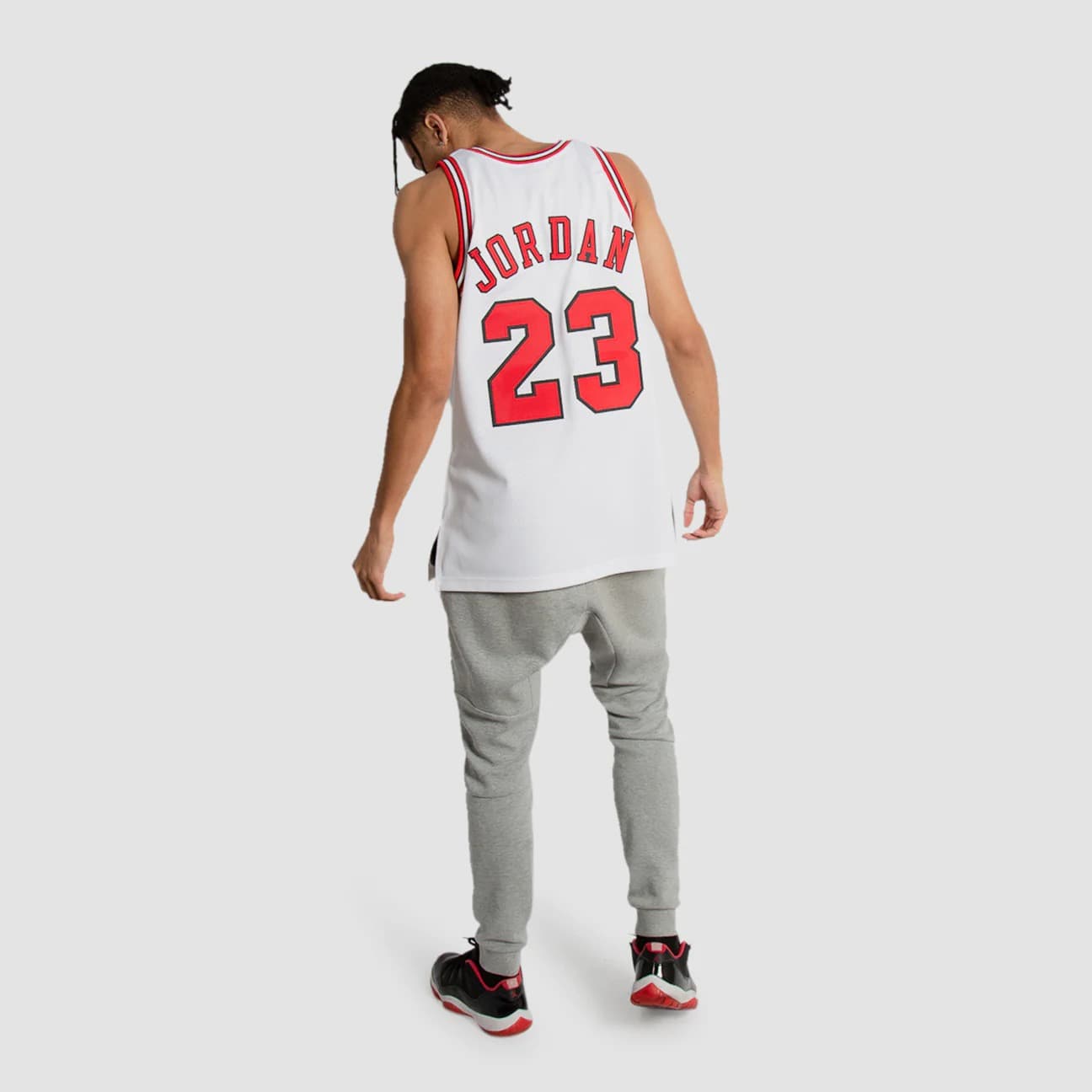 1995-1996-Chicago-Bulls-Michael-Jordan-23-Authentic-Finals-Hardwood-Classic-White-Jersey-5