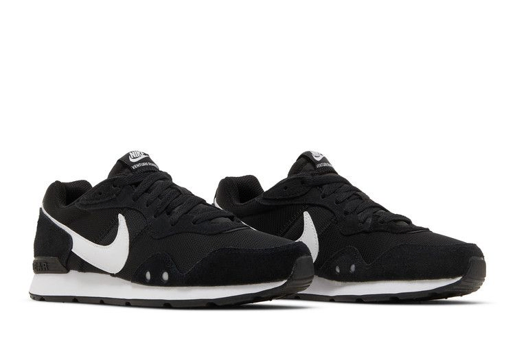wmns-venture-runner-black-white-ck2948-001_07