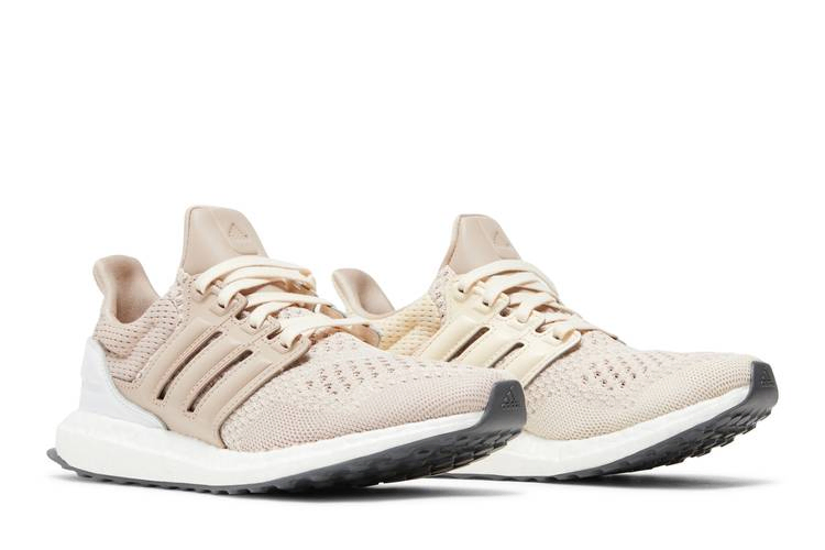 wmns-ultraboost-1-0-wonder-taupe-hq2195_07