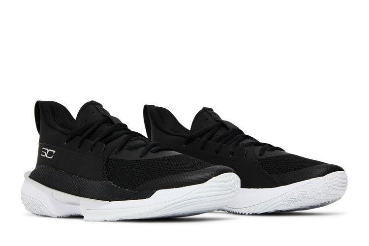curry-7-team-black-white-3023838-003_07