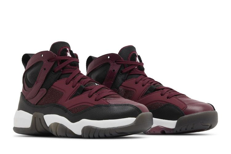 wmns-jumpman-two-trey-bordeaux-dr9631-600_07