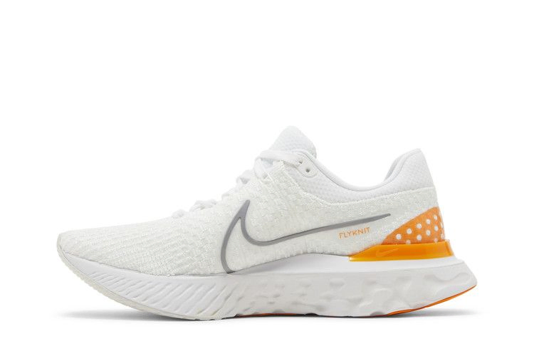 react-infinity-run-flyknit-3-white-kumquat-dh5392-100_02