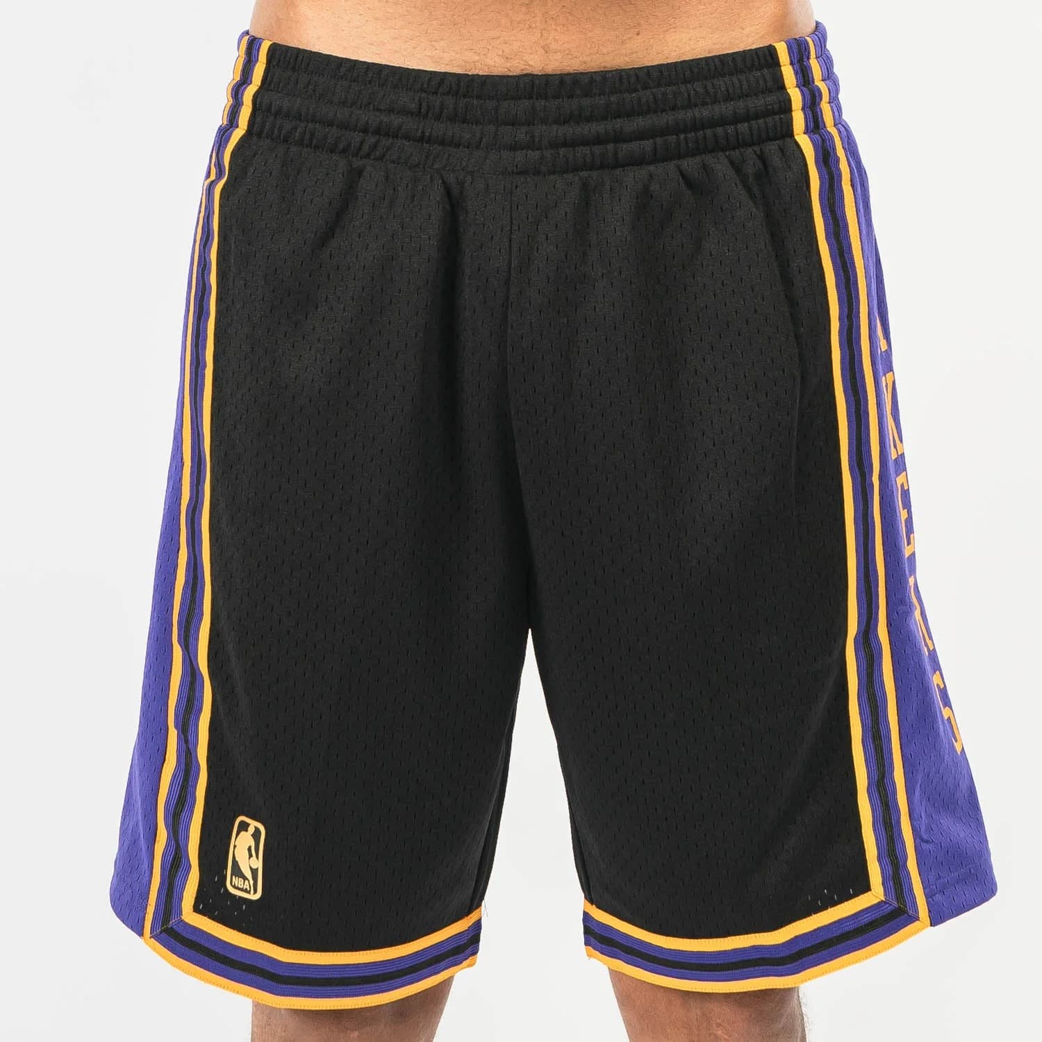 Mitchell-Ness-Los-Angeles-Lakers-1996-97-Hardwood-Classics-Throwback-Reload-Swingman-NBA-Shorts-3