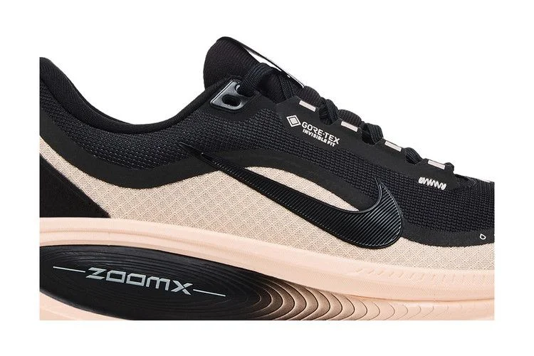 Кроссовки Nike Wmns Vomero 18 GORE-TEX 'Black/Crimson Tint/Black/Black'
