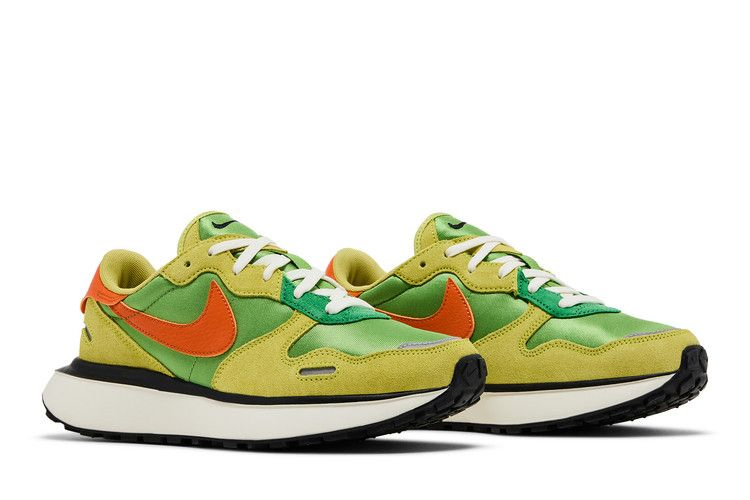 wmns-phoenix-waffle-chlorophyll-safety-orange-fd2196-300_07