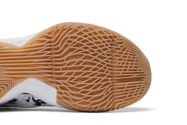 Кроссовки Nike LeBron Soldier 14 'Sisterhood'