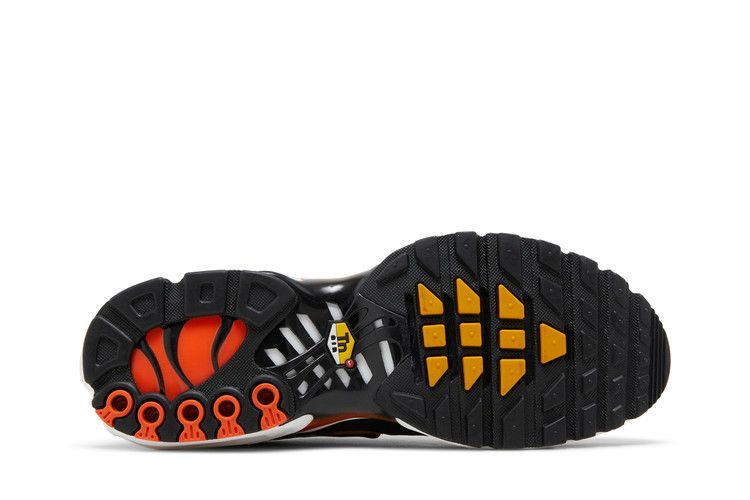 Кроссовки Nike Air Max Plus 'Safety Orange Black'