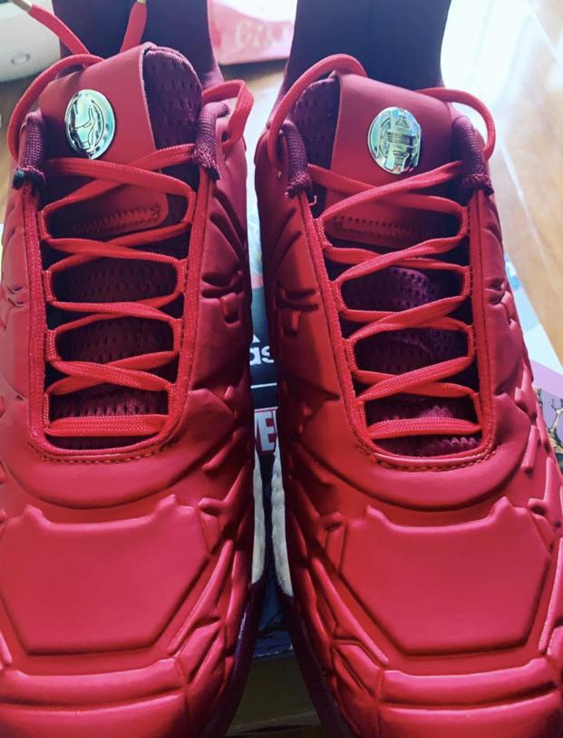 Кроссовки Marvel x adidas Harden Vol. 3 Heroes Among Us: Iron Man👺