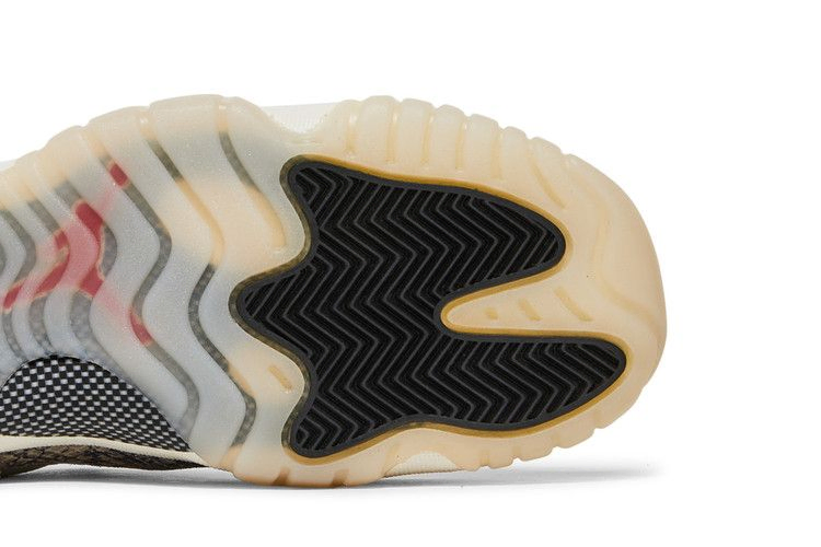 Кроссовки Air Jordan 11 Retro Low GS 'Light Bone Snakeskin'