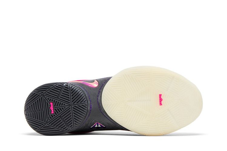 lebron-22-blacklight-fz1094-001_03