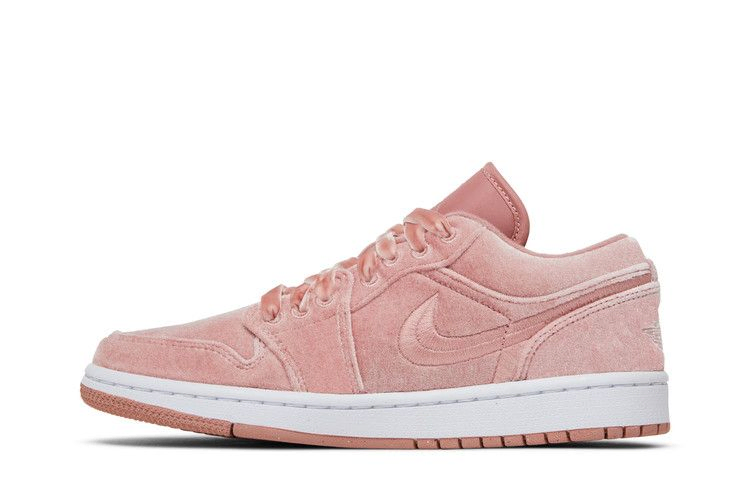 Кроссовки Wmns Air Jordan 1 Low SE 'Pink Velvet'
