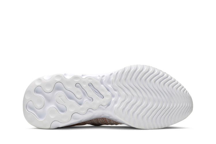 wmns-react-phantom-run-flyknit-2-premium-fossil-stone-metallic-red-bronze-cz4830-200_03