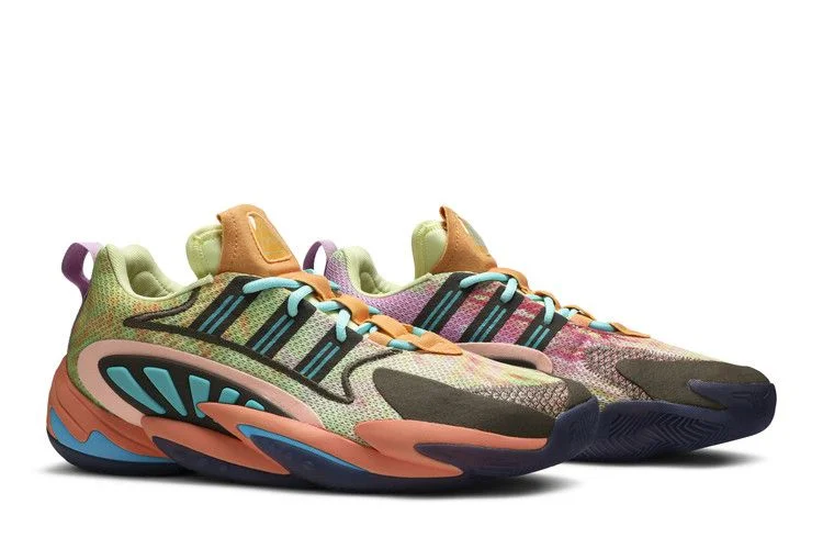 Krossovki-Pharrell-x-adidas-Crazy-BYW-2.0-Chalk-Coral-7