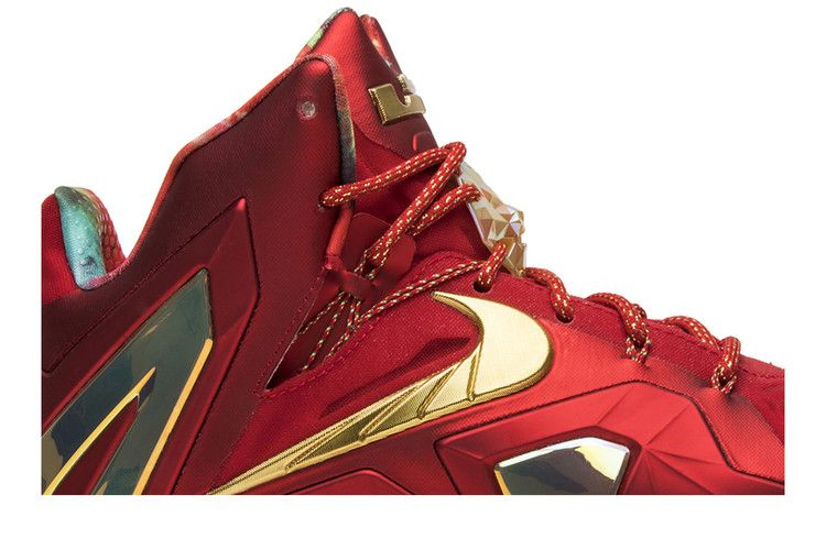 Кроссовки Nike LeBron 11 Elite SE 'Championship'