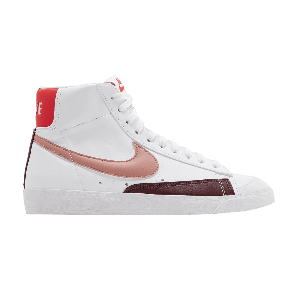Krossovki-Nike-Wmns-Blazer-Mid-77-Next-Nature-White-Red-Stardust