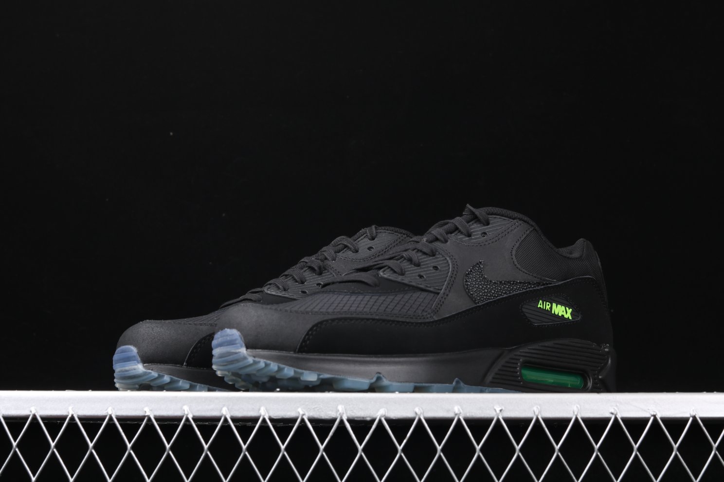 Air-Max-90-Night-Ops-4