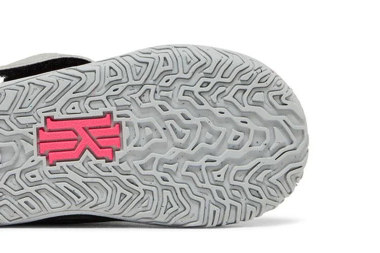 Krossovki-Nike-Kyrie-7-TD-Pixel-Camo-4