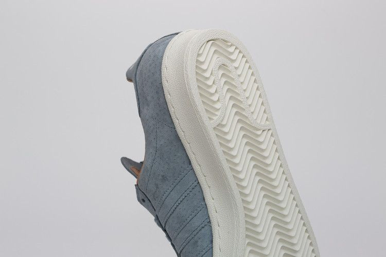 adidas-consortium-x-highsnobiety-campus-80s-b24113_05