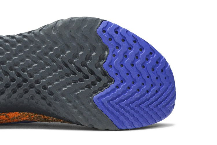 epic-react-flyknit-mowabb-av8068-200_04