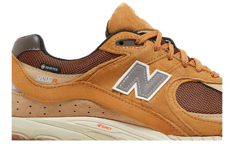 Кроссовки New Balance 2002R GORE-TEX 'Tobacco'
