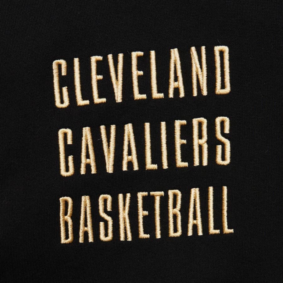 Худи Mitchell & Ness Black Cleveland Cavaliers Team OG 2.0 Vintage Logo Fleece Pullover Hoodie