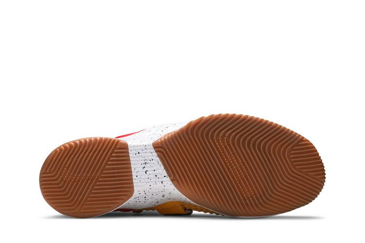 lebron-soldier-12-flyease-extra-wide-toy-story-av6372-700_03