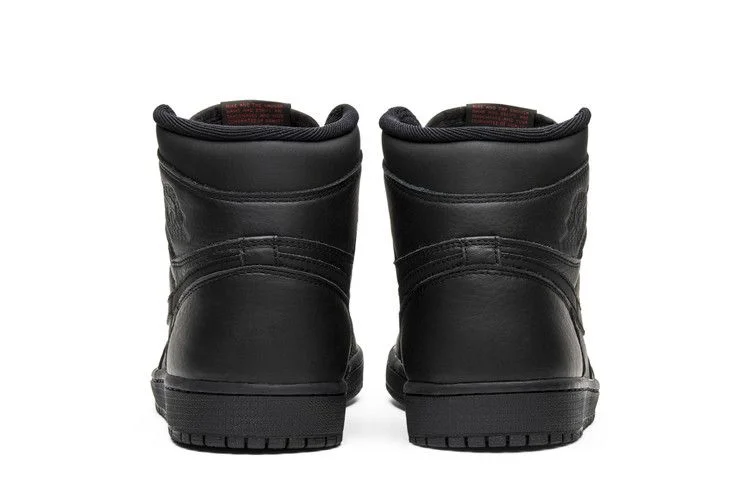 Кроссовки Air Jordan 1 Retro High OG 'Triple Black'