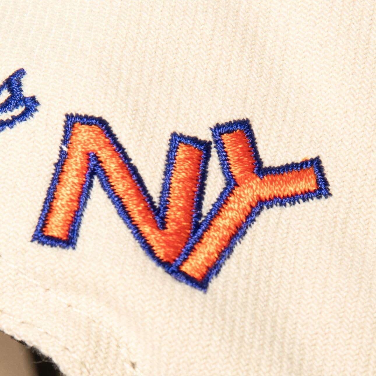 Бейсболка Mitchell & Ness x Melody Ehsani Champions Snapback New York Knicks