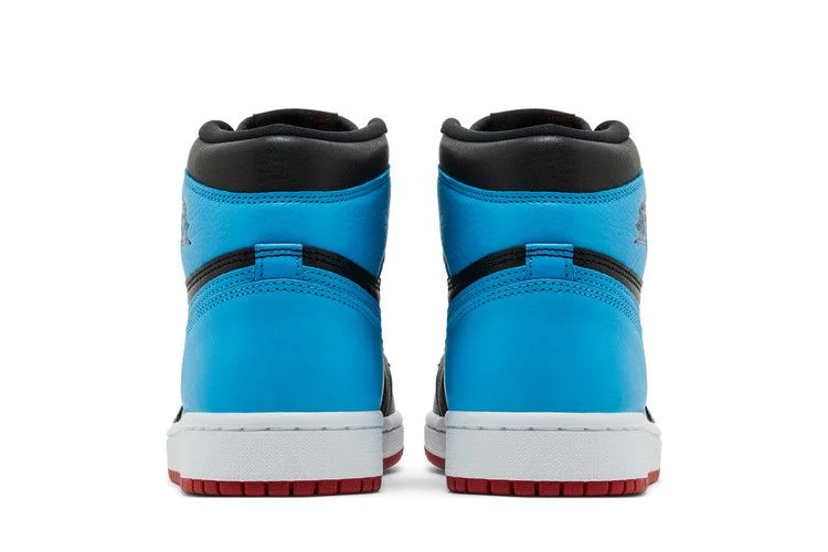 Кроссовки Wmns Air Jordan 1 High OG 'NC to Chi'