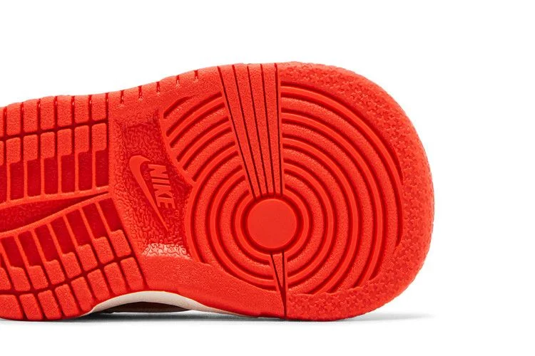 Krossovki-Nike-Dunk-Low-TD-Martian-4