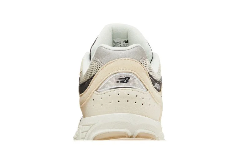 Кроссовки New Balance 2002R Big Kid 'Sandstone Magnet'